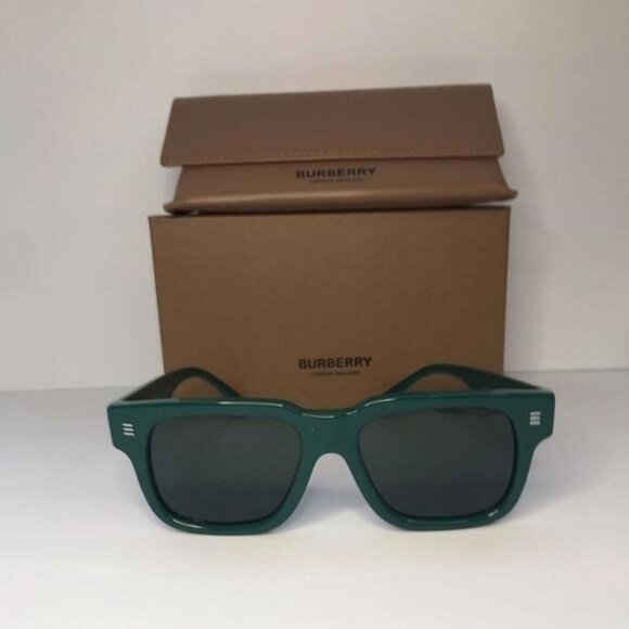 New - 💯 Original BURBERRY BE4394F HAYDEN SUNGLASSES - Picture 16 of 16